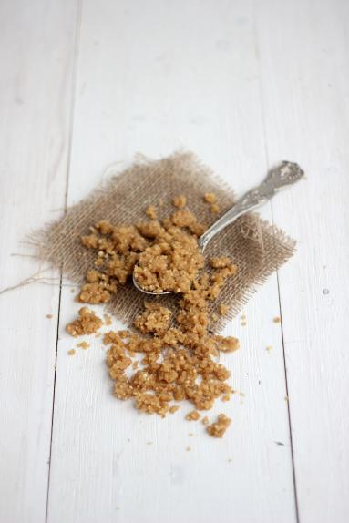 Zdjęcie - Orkiszowa kruszonka do słodkich wypieków - Przepisy kulinarne ze zdjęciami