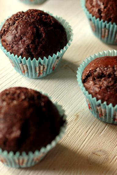 Zdjęcie - Podwójnie czekoladowe muffinki - Przepisy kulinarne ze zdjęciami