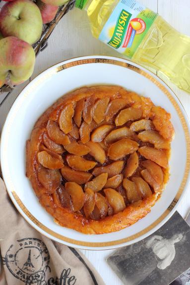 Zdjęcie - Odwrócona tarta z jabłkami, czyli Tarta Tatin - Przepisy kulinarne ze zdjęciami