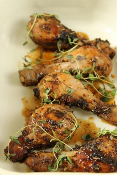 Zdjęcie - Podudzia z kurczaka w ziołach i miodzie - Przepisy kulinarne ze zdjęciami