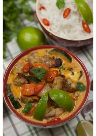 Zdjęcie - Curry z kurczakiem i warzywami w sosie kokosowym - Przepisy kulinarne ze zdjęciami