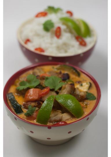 Zdjęcie - Curry z kurczakiem i warzywami w sosie kokosowym - Przepisy kulinarne ze zdjęciami
