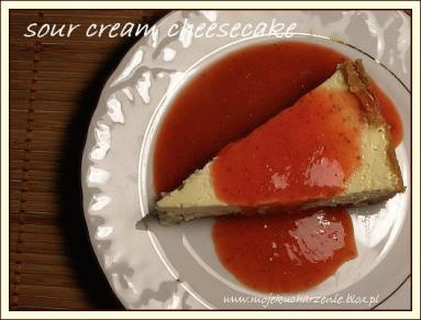Zdjęcie - Sour cream cheesecake  - Przepisy kulinarne ze zdjęciami