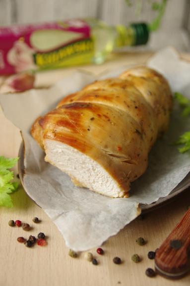 Zdjęcie - Pieczony filet z indyka w miodowej glazurze - Przepisy kulinarne ze zdjęciami