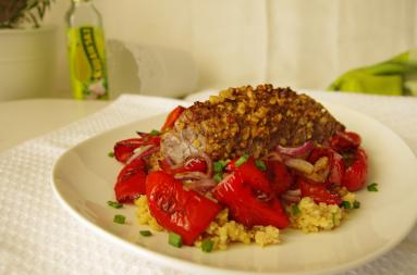 Zdjęcie - Marokańskie polędwiczki z pieczoną papryką na kuskusie - Przepisy kulinarne ze zdjęciami