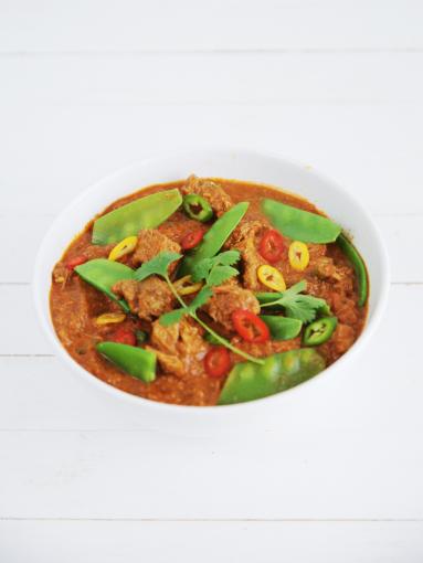 Zdjęcie - Pikantne curry jagnięce z pomidorami - Przepisy kulinarne ze zdjęciami