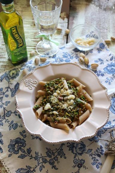 Zdjęcie - Penne z pesto z rukoli i orzechów pistacjowych - Przepisy kulinarne ze zdjęciami