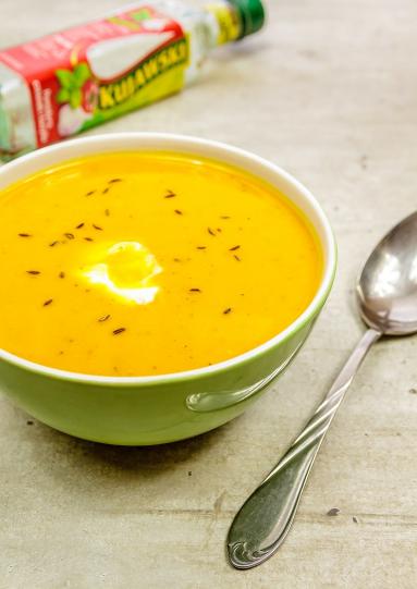 Zdjęcie - Pikantna zupa krem z marchwi i soczewicy - Przepisy kulinarne ze zdjęciami