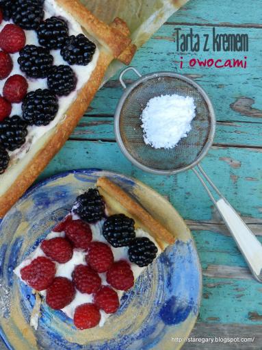 Zdjęcie - Tarta z kremem i owocami  - malinami i jeżynami - Przepisy kulinarne ze zdjęciami