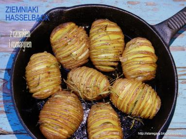 Zdjęcie - Ziemniaki Hasselback z czosnkiem i rozmarynem - Przepisy kulinarne ze zdjęciami
