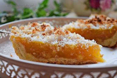 Zdjęcie - Kruche ciasto z jabłkami - Przepisy kulinarne ze zdjęciami