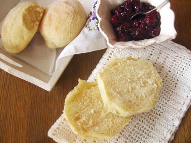 Zdjęcie - Bułki pszenne z ziemniakami puree - Przepisy kulinarne ze zdjęciami
