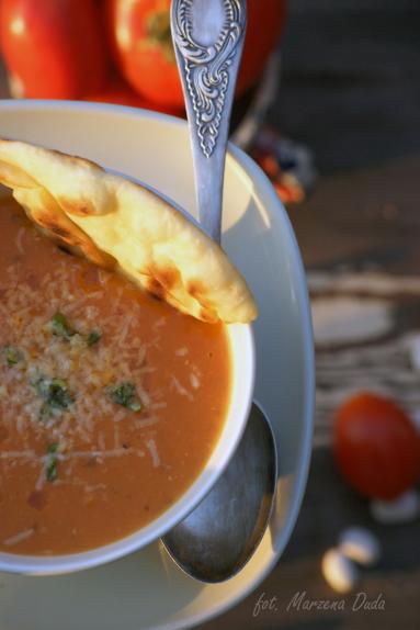 Zdjęcie - Zupa krem z pomidorów, fasoli i anchois - Przepisy kulinarne ze zdjęciami