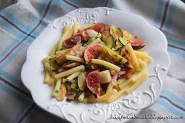 Zdjęcie - Makaron z figą, gruszką, boczkiem i cukinią - Przepisy kulinarne ze zdjęciami