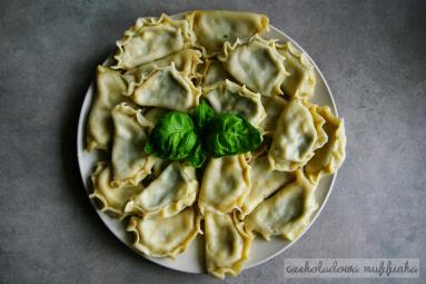 Zdjęcie - Pierogi ze szpinakiem i serem feta - Przepisy kulinarne ze zdjęciami