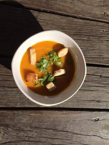 Zdjęcie - Najlepsza jesienna zupa krem z dyni z pieczonymi pomidorami i grzanką! | Kuchnia Adama - Przepisy kulinarne ze zdjęciami