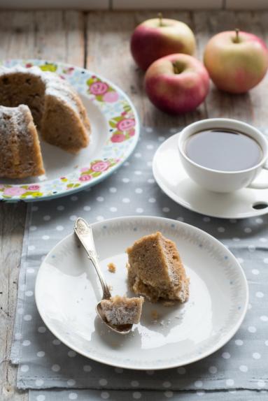Zdjęcie - Ekspresowe korzenne ciasto jabłkowe - Przepisy kulinarne ze zdjęciami