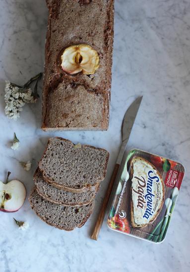 Zdjęcie - Chleb pszenno-gryczany na zakwasie z jabłkiem - Przepisy kulinarne ze zdjęciami