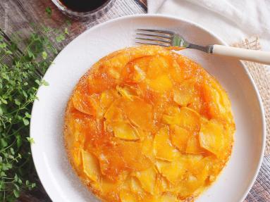 Zdjęcie - Puszysty omlet z jabłkami / Fluffy apple pancake - Przepisy kulinarne ze zdjęciami