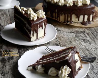Zdjęcie - Tort czekoladowy z adwokatowym kremem - Przepisy kulinarne ze zdjęciami