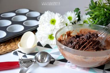 Zdjęcie - Proste babeczki czekoladowe - Przepisy kulinarne ze zdjęciami