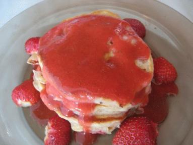 Zdjęcie - Pancakes z  truskawkami  - Przepisy kulinarne ze zdjęciami