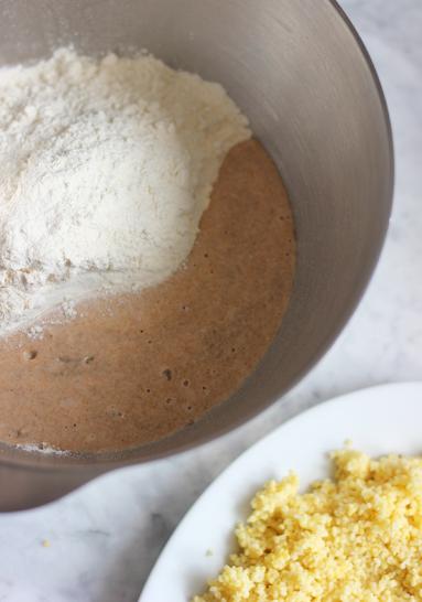 Zdjęcie - Chleb orkiszowy na zakwasie z kaszą jaglaną - Przepisy kulinarne ze zdjęciami