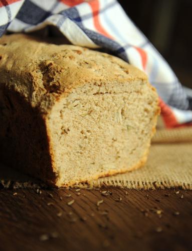 Zdjęcie - Chleb kminkowy na jogurcie - Przepisy kulinarne ze zdjęciami