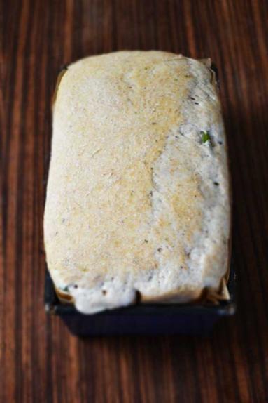 Zdjęcie - Chleb ze szparagami na zakwasie pszennym - Przepisy kulinarne ze zdjęciami