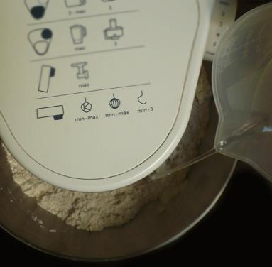 Zdjęcie - Chleb orkiszowy z orzechami - Przepisy kulinarne ze zdjęciami