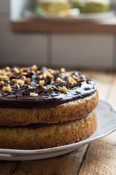 Zdjęcie - Tort z kremem czekoladowym - Przepisy kulinarne ze zdjęciami