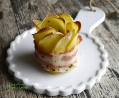 Zdjęcie - Ziemniaczane róże - szybka przekąska - Przepisy kulinarne ze zdjęciami