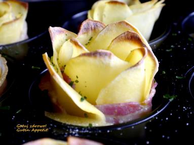 Zdjęcie - Ziemniaczane róże - szybka przekąska - Przepisy kulinarne ze zdjęciami