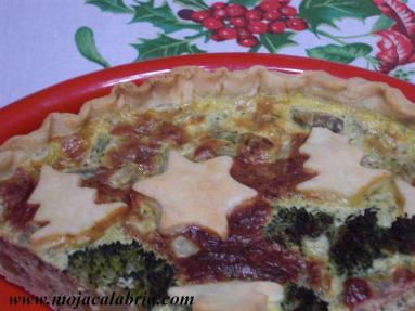 Zdjęcie - Tarta świąteczna z brokulami - Przepisy kulinarne ze zdjęciami