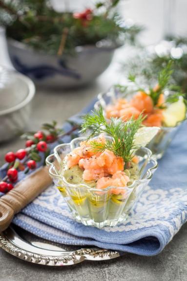 Zdjęcie - Mus z awokado z wędzonym łososiem i koperkiem - Przepisy kulinarne ze zdjęciami