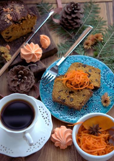 Zdjęcie - Ciasto marchewkowe bezglutenowe z marchewką karmelizowaną na soku pomarańczowym i miodzie - Przepisy kulinarne ze zdjęciami