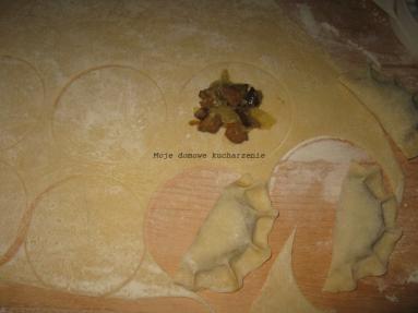 Zdjęcie - Ciasto pierogowe z masłem i olejem - Przepisy kulinarne ze zdjęciami