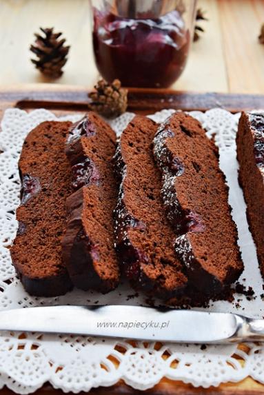 Zdjęcie - Ciasto czekoladowe z wiśniami - Przepisy kulinarne ze zdjęciami
