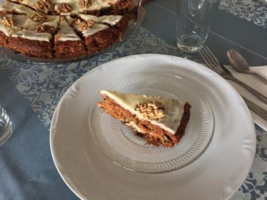 Zdjęcie - Ciasto marchewkowe z bakaliami, które zadowoli każdego - Przepisy kulinarne ze zdjęciami