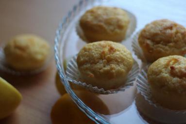Zdjęcie - maksymalnie cytrynowe muffinki bez mleka - Przepisy kulinarne ze zdjęciami