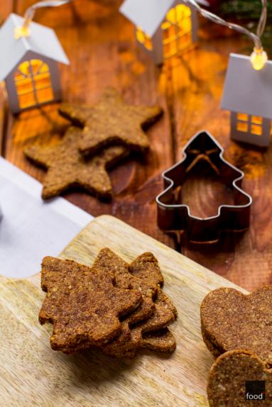 Zdjęcie - Wegańskie bezglutenowe pierniczki paleo bez cukru - Przepisy kulinarne ze zdjęciami