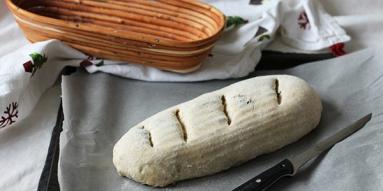 Zdjęcie - Chleb na zakwasie z bakaliami - Przepisy kulinarne ze zdjęciami