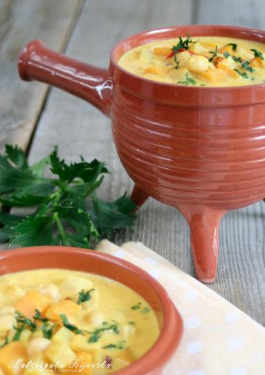 Zdjęcie: Pikantne curry z dynią, selerem i ciecierzycą Zdjęcie - Pikantne curry z dynią, selerem i ciecierzycą - Przepisy kulinarne ze zdjęciami