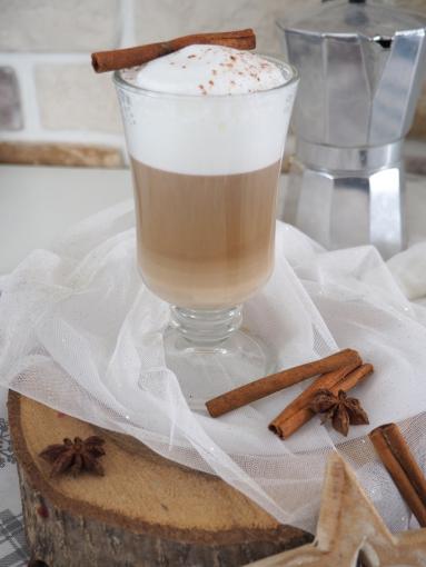Zdjęcie - Piernikowa kawa latte - Przepisy kulinarne ze zdjęciami