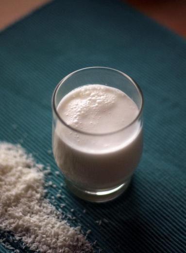 Zdjęcie - domowe mleko kokosowe - Przepisy kulinarne ze zdjęciami