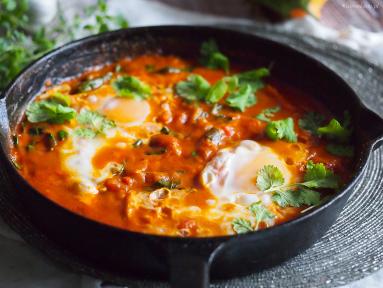 Zdjęcie - Jajka z dynią i boczniakami po indyjsku / Indian style eggs with pumpkin and oyster mushrooms - Przepisy kulinarne ze zdjęciami