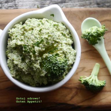 Zdjęcie - Pesto z surowego brokuła - Przepisy kulinarne ze zdjęciami