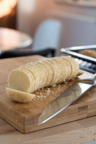 Zdjęcie - Maślane ciasteczka w cukrowej otoczce - Przepisy kulinarne ze zdjęciami