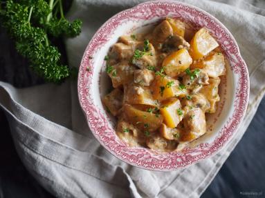 Zdjęcie - Kremowe ziemniaki z grzybami / Creamy potatoes with mushrooms - Przepisy kulinarne ze zdjęciami