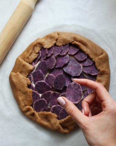 Zdjęcie - Galette z fioletowymi ziemniakami - Przepisy kulinarne ze zdjęciami